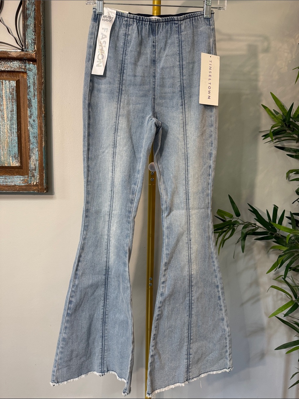 Tinseltown pull on stretch Light Blue Vertical-Seam high rise Flare Jeans NWT XS